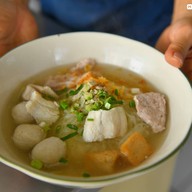 เมนูของร้าน ก๋วยเตี๋ยวปลาบ้านบึงตาก&และอาหารตามสั่ง