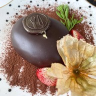 Petits Fours Cafe &  Studio เปอติฟูร์ คาเฟ่ แอนด์ สตูดิโอ เชียงใหม่