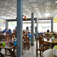 บรรยากาศ ก๋วยเตี๋ยวปลาบ้านบึงตาก&และอาหารตามสั่ง