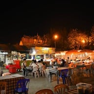 บรรยากาศ น้องใหม่สุกี้ราดหน้า