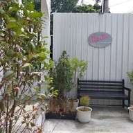 หน้าร้าน Cha Cha Tea Shop & Eatery