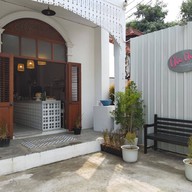 หน้าร้าน Cha Cha Tea Shop & Eatery