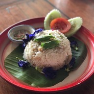 เมนูของร้าน ยุ้งเกลือบ้านแหลม