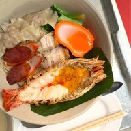 เมนูของร้าน โตจังอ๋อง noodlebar บะหมี่กุ้งแม่น้ำเผาเจ้าแรกของไทย ป้อมปราบศัตรูพ่าย