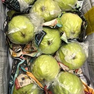 ร้านสันติ ผลไม้สามพราน ฝรั่ง ชมพู่ มะม่วง สาขาสี่มุมเมือง