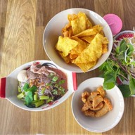 ก๋วยเตี๋ยวเรือสามสมุทร สาขาสุขสวัสดิ์76