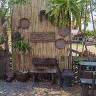 หน้าร้าน ครกเดียวละเมอ บ้านตลาด