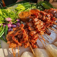 หมูปลาร้าบาร์(Foodie bangna) FOODIE BANGNA