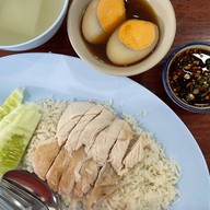 เมนูของร้าน ล้วนข้าวมันไก่หน้าโรงพยาบาลพระพุทธบาท พระพุทธบาท