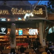 ลานนม อุดมสุข