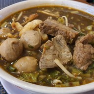 เมนูของร้าน ก๋วยเตี๋ยวเรือนายอ๊อฟ