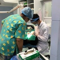 คลินิกทันตกรรมเด็นตัลสแควร์ สี่แยกเหม่งจ๋าย