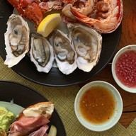 เมนูของร้าน The Peninsula Bangkok ถนน เจริญนคร