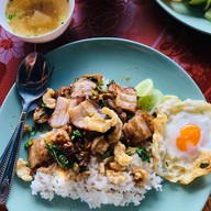เมนูของร้าน ป้าตากากหมู
