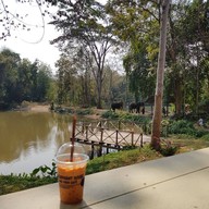 บรรยากาศ Elephant House Lake view Cafe