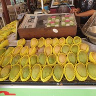 บรรยากาศ เจ๊สวยข้าวเหนียวมูน