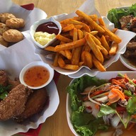 ข้าวยำไก่แซ่ป&กระเพราไก่กรอบ