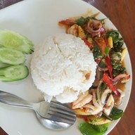 โรงเตี๊ยม 8 ริ้ว ฉะเชิงเทรา
