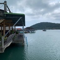 เรือนไทยซีฟู้ด เกาะช้าง