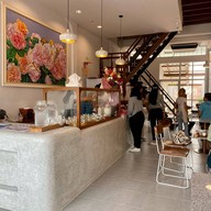 ร้านขนมหวาน ยายย้อย