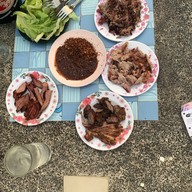 ป้าแดงจิ้นตุ๊บ