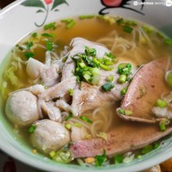 เมนูของร้าน ก๋วยเตี๋ยวเรือธารา เชียงใหม่ (Chiang Mai)
