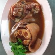 เมนูของร้าน ขาหมูเจริญแสงสีลม สีลม