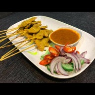 10เต็ม10หมูสะเต๊ะ ลาดกระบัง × เปี๊ยกส้มตำ อาหารตามสั่ง