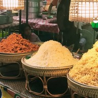 ยำแหนมสดใส่หัวปลี(สูตรโบราณ) เจ๊นก
