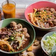 เมนูของร้าน ก๋วยเตี๋ยวเรือธารา เชียงใหม่ (Chiang Mai)