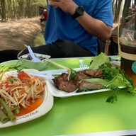 สวนไผ่นายยิ้ม