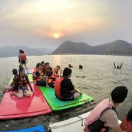 เลค เฮฟเว่น รีสอร์ท แอนด์ ปาร์ค
