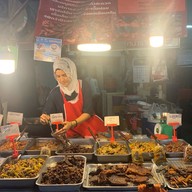 ร้านยูซบเนื้อทอดแดดเดียว รามคำแหง 61