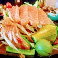 รสใหญ่ ส้มตำยำแซ้บแซ่บ