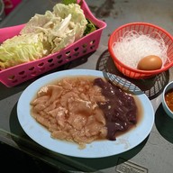 ป้าบัวหมูจุ่มลาดหญ้า สาขาถนนลาดหญ้า5หน้ากสิกรไทย ย้ายไป สาขา2ถนนอิสภาพซอย12จะอยู่ฝั่งตรงข้ามซอยอิสรภาพ7 ก่อนถึงไฟแดงบ้านแขกอยู่ฝั่งขวามือคะ