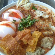 เมนูของร้าน ราดหน้าหมูอึ๋มเฮียอู๊ด สาขาโคราช