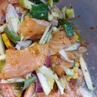 ยำป็อกๆหน้าห้างพันธุ์ทิพย์