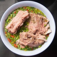 เล้งแซ่บ&อาหารตามสั่ง (ตั้มเล้งแซ่บเจ้าแรกชุมพร) ถ.กรมหลวง