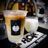 Black Jelly House ชาไทย ชาเขียว เฉาก๊วยนมสด หน้าศาล ชลบุรี