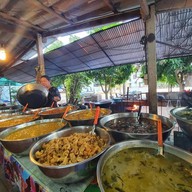 บรรยากาศ แม่อ้อยข้าวแกง รสเผ็ด