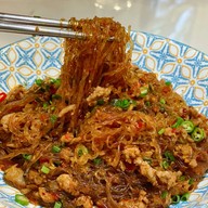 มนตรีคาเฟ่แอนด์บิสโทร