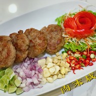 มนตรีคาเฟ่แอนด์บิสโทร