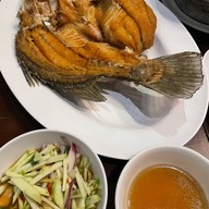 เมนูของร้าน ริมผา ลาภิน