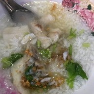 เมนูของร้าน เจ๊เจ็งลูกชิ้นปลา