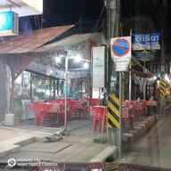 หน้าร้าน ครัวเดอะเบส