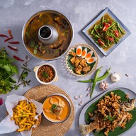 ครัวริมน้ำ Eatery and coffee