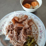 ข้าวขาหมูนครปฐม รามอินทรา
