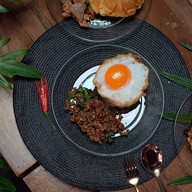 ฉุน กะเพรา by sontana เชียงราก