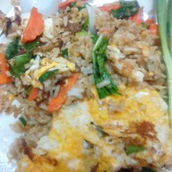 ข้าวผัดปู  เจ้โบ้  พหล52 บิ้กชีมินิตลาดไทยธานี เพิ่มสิน