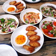 เมนูของร้าน ขาหมู อาเฮีย ถนนนเรศวร